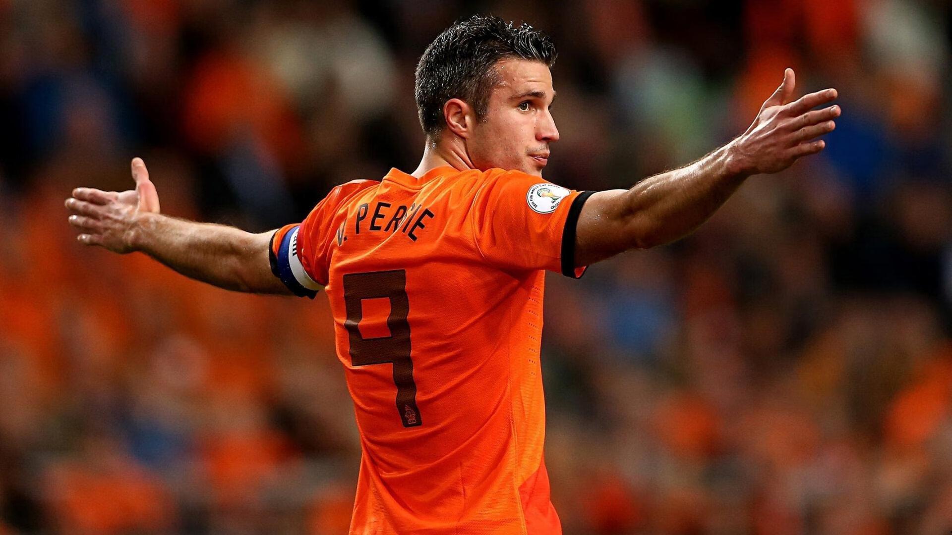 科曼与拉波尔塔代理人战争开打，巴萨主帅下课倒计时？